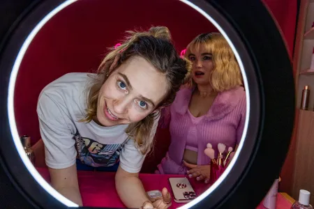 Bad Influencer | Lilli Tautfest, Melanie Waelde © Maor Weisburd